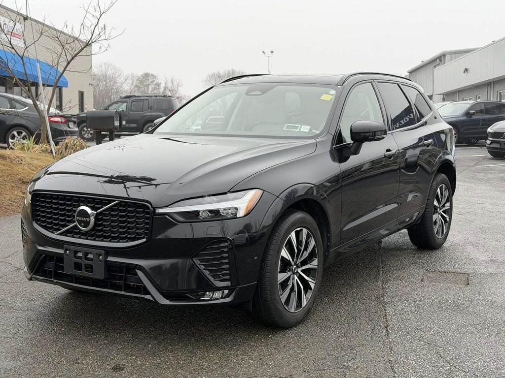 2023 Volvo XC60 B5 Plus Dark Theme