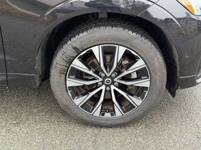 2023 Volvo XC60 B5 Plus Dark Theme