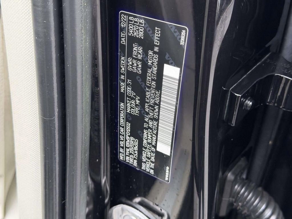 2023 Volvo XC60 B5 Plus Dark Theme