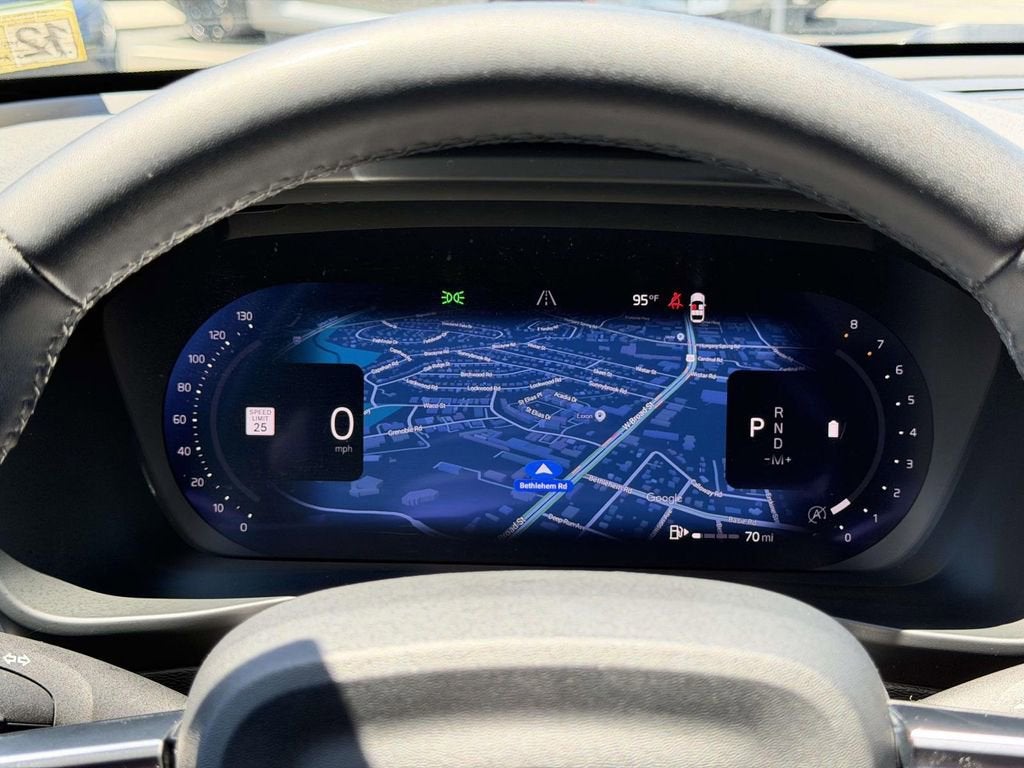 2025 Volvo XC40 B5 Plus Dark Theme