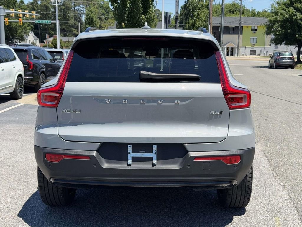 2025 Volvo XC40 B5 Plus Dark Theme