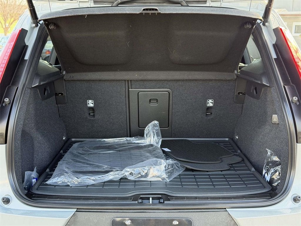 2026 Volvo XC40 Plus