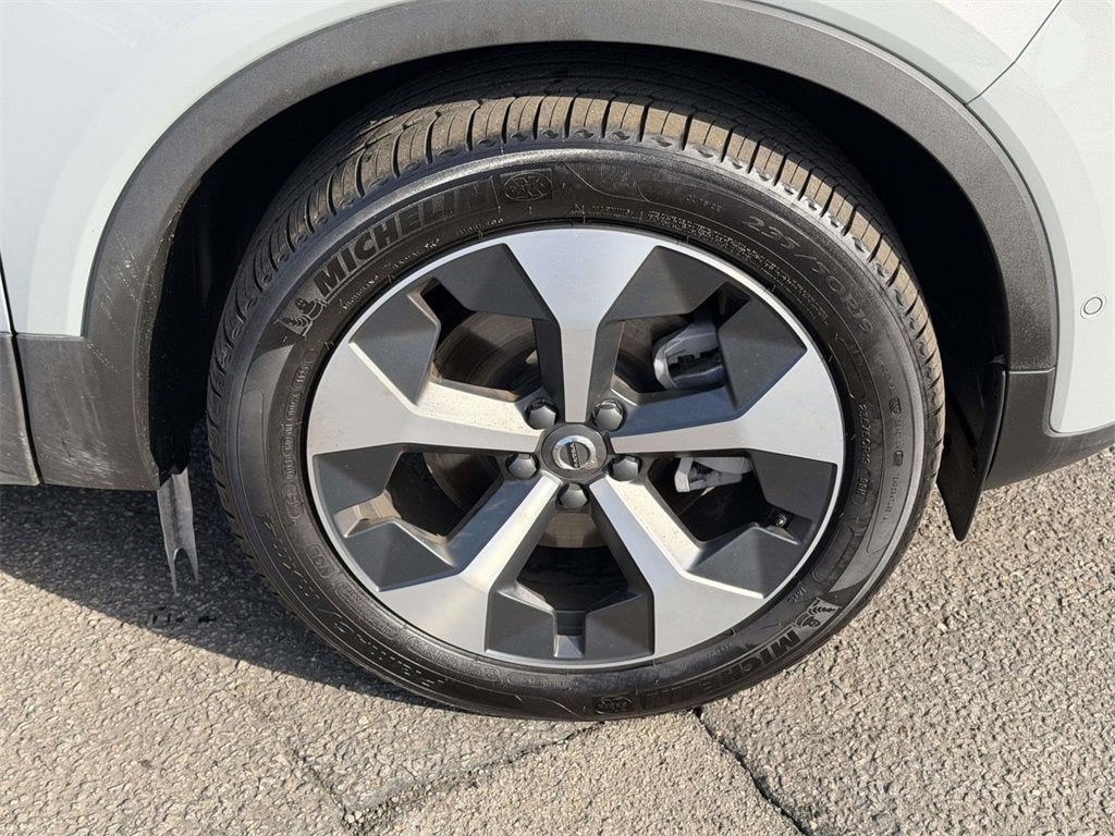 2026 Volvo XC40 Plus