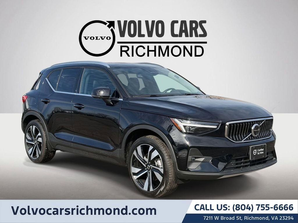2025 Volvo XC40 Ultra Bright Theme