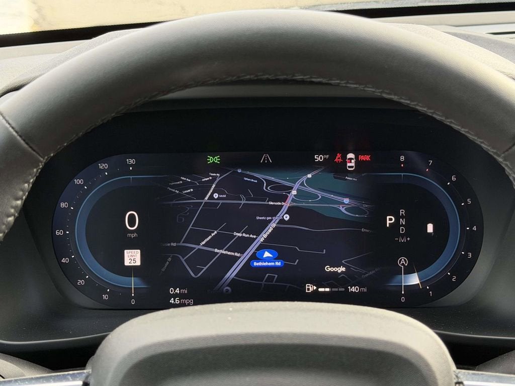 2025 Volvo XC40 Ultra Bright Theme