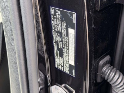 2025 Volvo XC40 Ultra Bright Theme