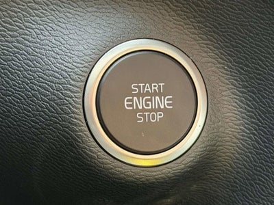 2025 Volvo XC40 Ultra Bright Theme