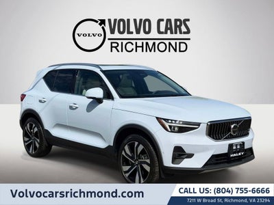 2025 Volvo XC40 B5 Ultra Bright Theme