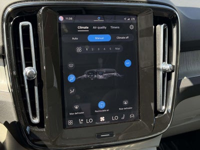 2025 Volvo XC40 B5 Ultra Bright Theme