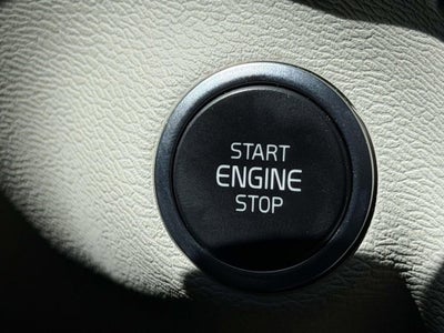 2025 Volvo XC40 B5 Ultra Bright Theme