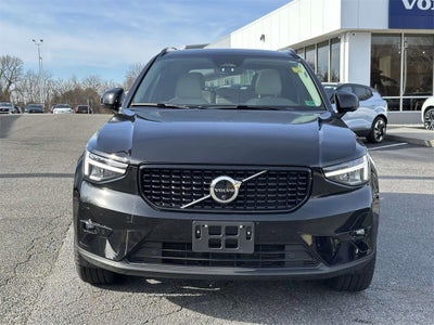 2024 Volvo XC40 B5 Plus Dark Theme