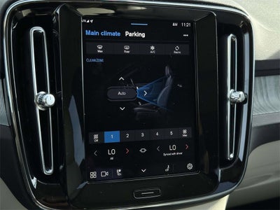 2024 Volvo XC40 B5 Plus Dark Theme