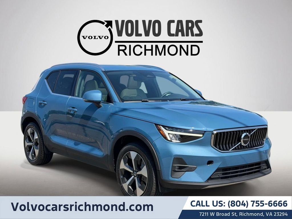 2023 Volvo XC40 B5 Plus Bright Theme