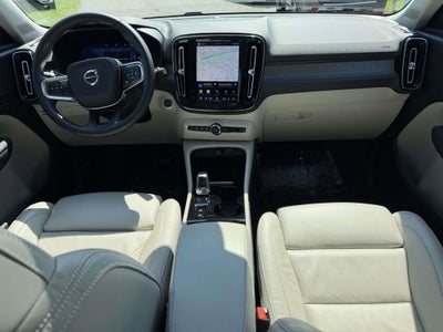 2023 Volvo XC40 B5 Plus Bright Theme