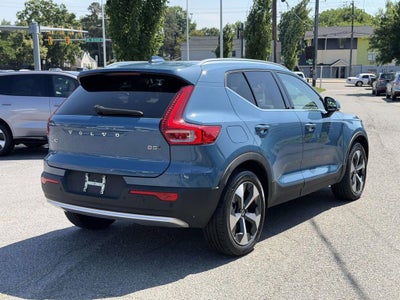 2023 Volvo XC40 B5 Plus Bright Theme