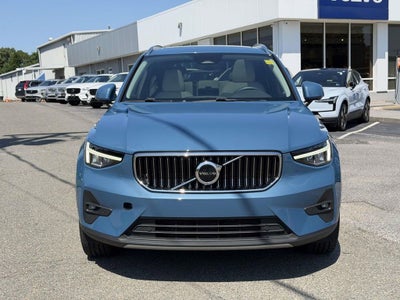 2023 Volvo XC40 B5 Plus Bright Theme