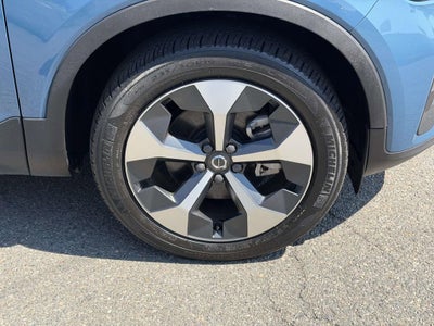 2023 Volvo XC40 B5 Plus Bright Theme
