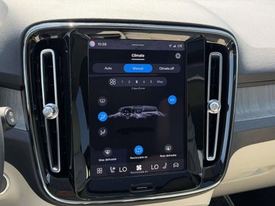 2023 Volvo XC40 B5 Plus Bright Theme