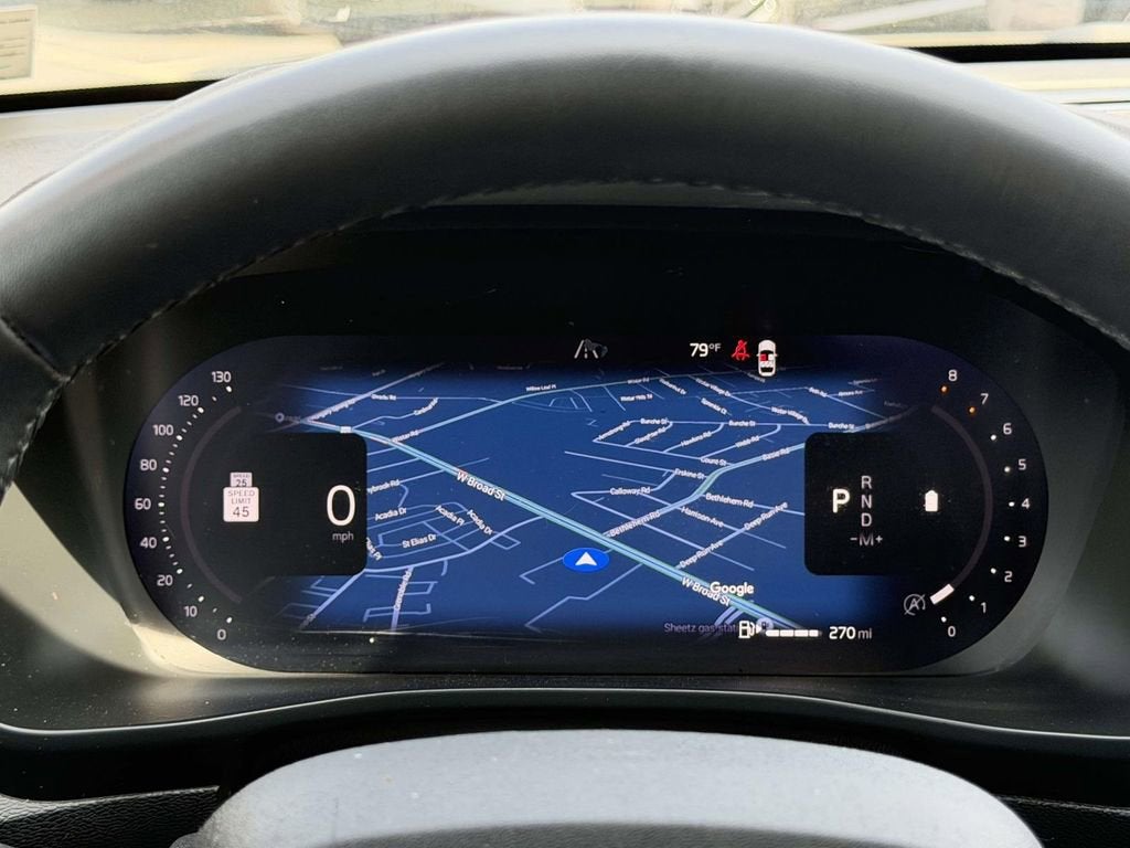 2023 Volvo XC40 B5 Plus Dark Theme