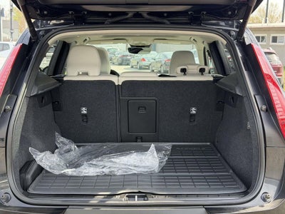 2023 Volvo XC40 B5 Plus Dark Theme