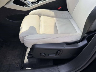 2023 Volvo XC40 B5 Plus Dark Theme