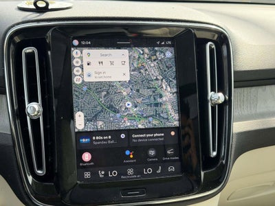 2023 Volvo XC40 B5 Plus Dark Theme