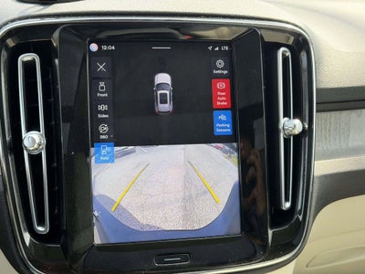 2023 Volvo XC40 B5 Plus Dark Theme