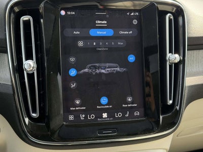 2023 Volvo XC40 B5 Plus Dark Theme