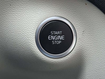 2023 Volvo XC40 B5 Plus Dark Theme