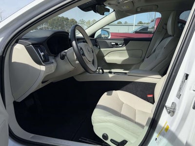 2025 Volvo V60 Cross Country B5 Plus