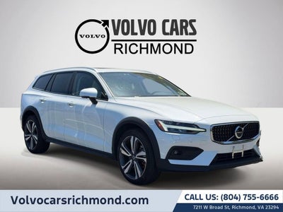 2024 Volvo V60 Cross Country B5 Plus