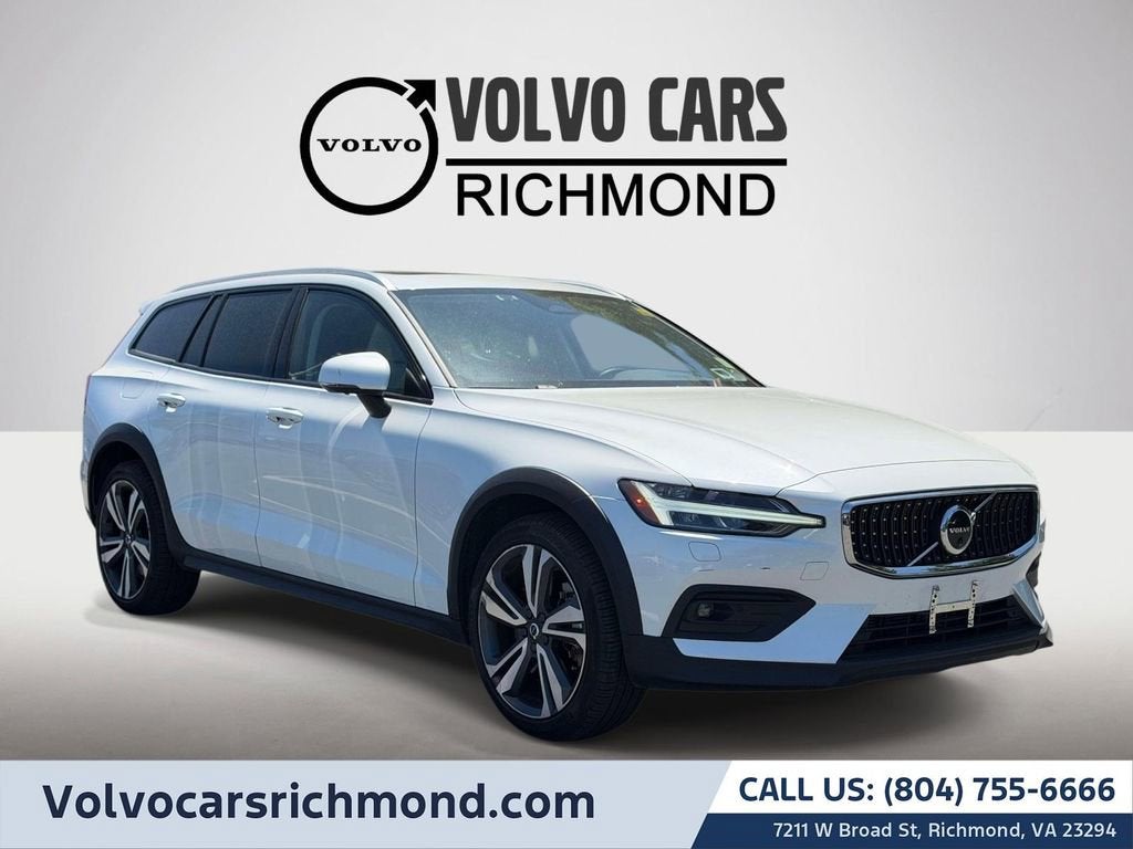 2024 Volvo V60 Cross Country B5 Plus