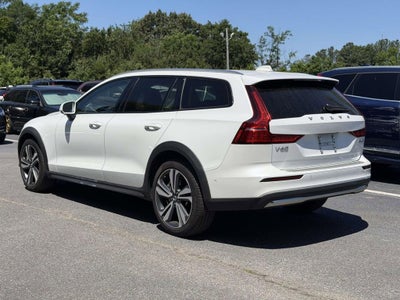 2024 Volvo V60 Cross Country B5 Plus