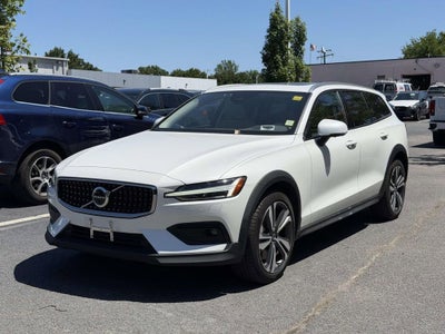 2024 Volvo V60 Cross Country B5 Plus