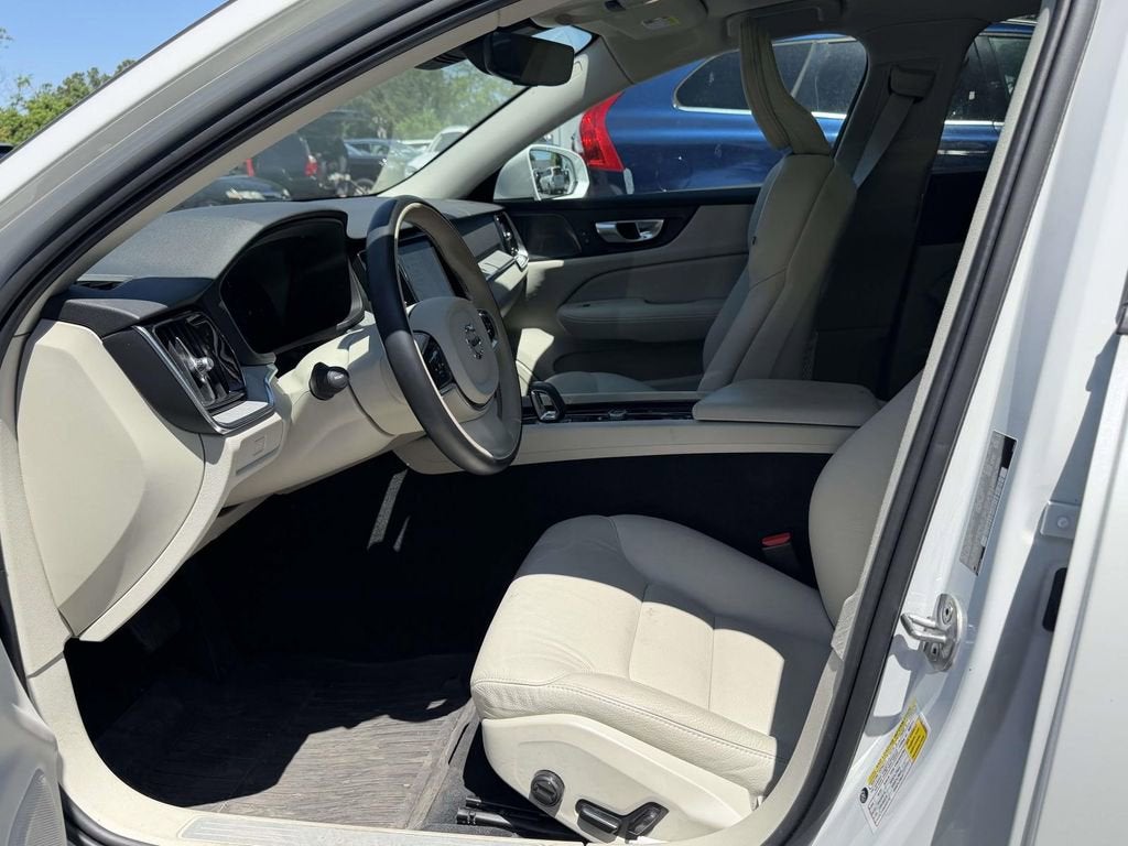 2024 Volvo V60 Cross Country B5 Plus