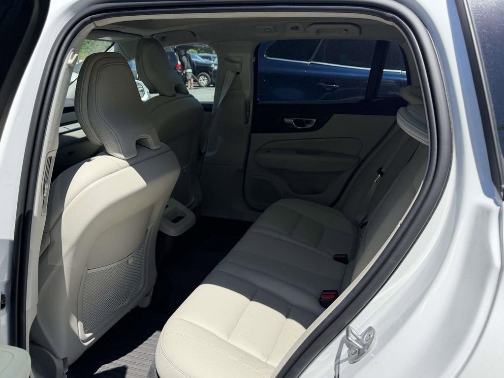 2024 Volvo V60 Cross Country B5 Plus