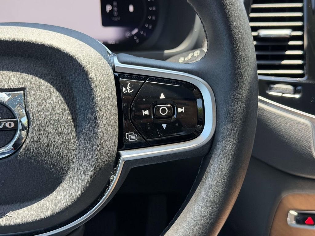 2025 Volvo XC90 B5 Plus