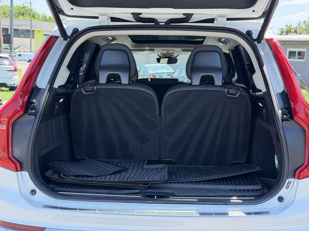 2025 Volvo XC90 B5 Plus