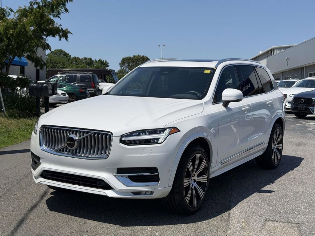 2025 Volvo XC90 B5 Plus