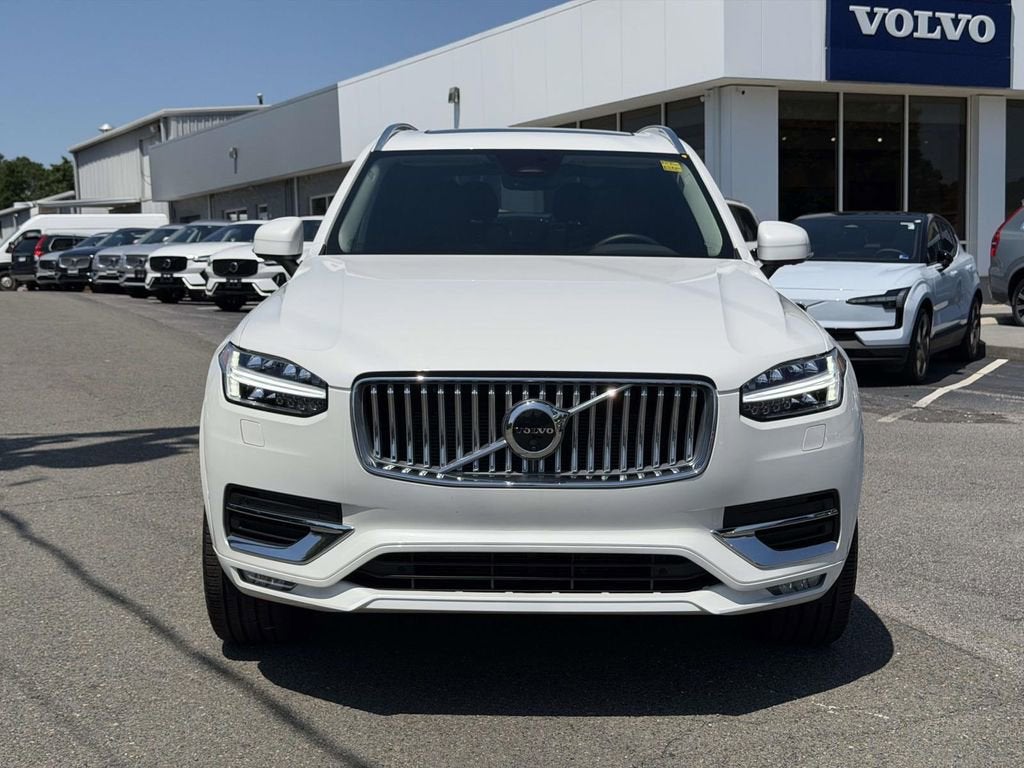 2025 Volvo XC90 B5 Plus