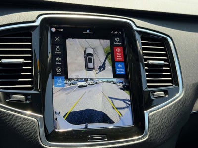 2025 Volvo XC90 B5 Plus