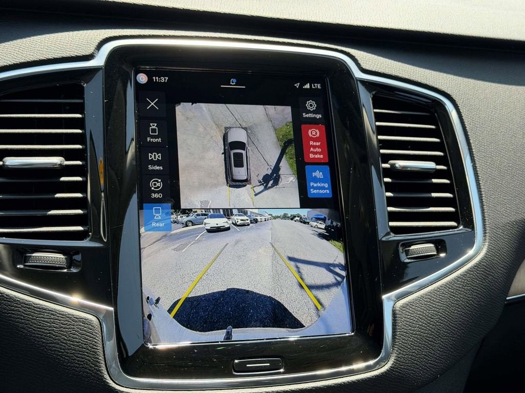 2025 Volvo XC90 B5 Plus