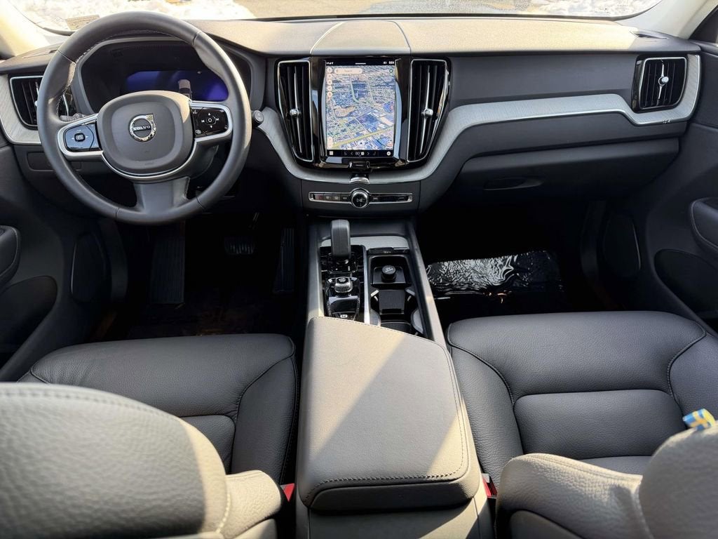 2025 Volvo XC60 B5 Plus
