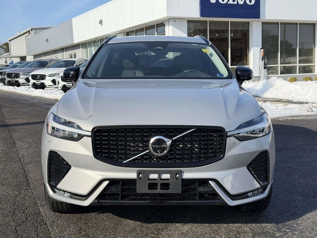 2025 Volvo XC60 B5 Plus