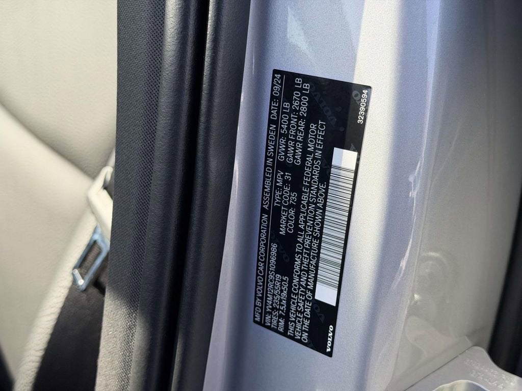 2025 Volvo XC60 B5 Plus