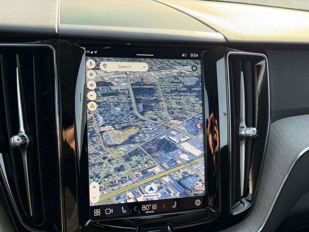 2025 Volvo XC60 B5 Plus