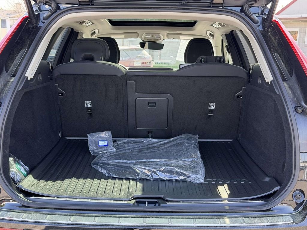 2026 Volvo XC60 Plus