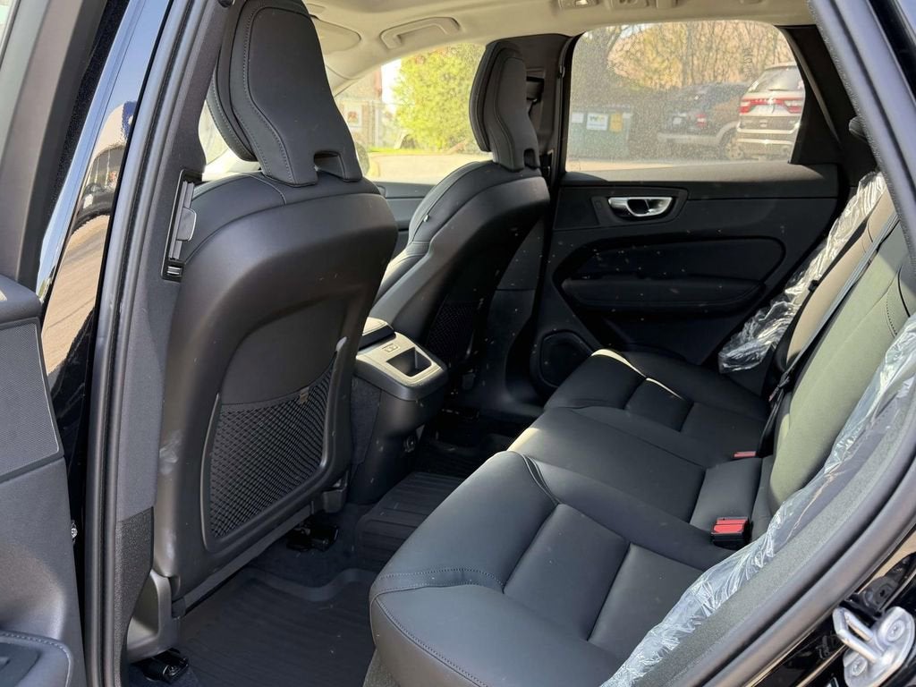 2026 Volvo XC60 Plus