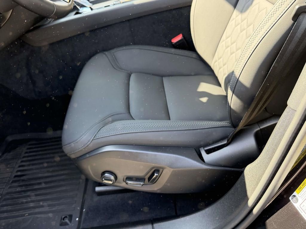 2026 Volvo XC60 Plus