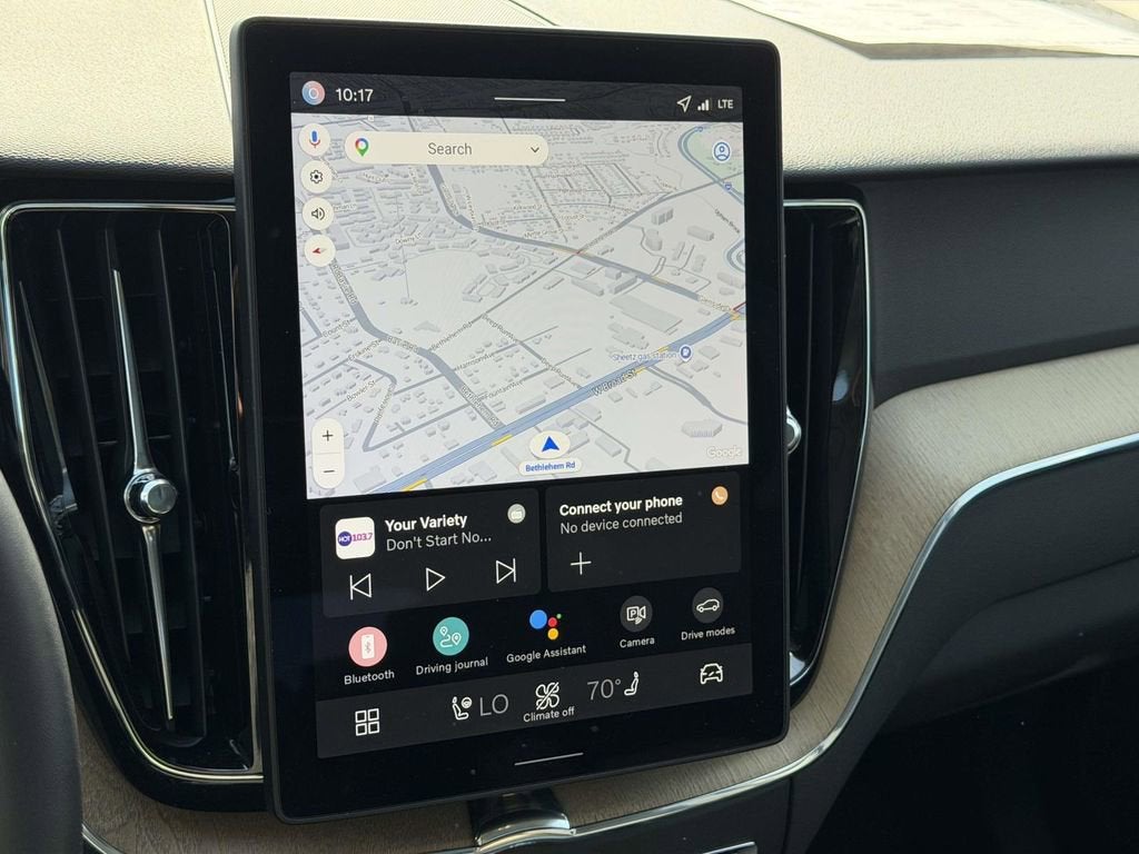 2026 Volvo XC60 Plus